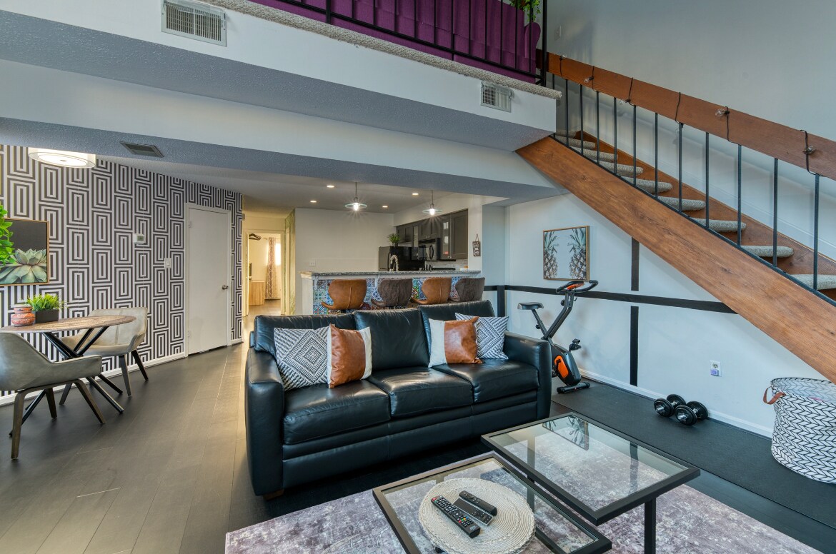 Living Room - 1617 Carriage House Ter