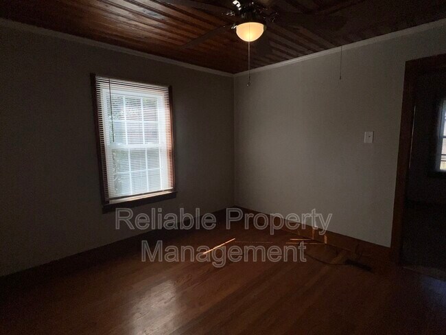 Building Photo - 103 Clay St