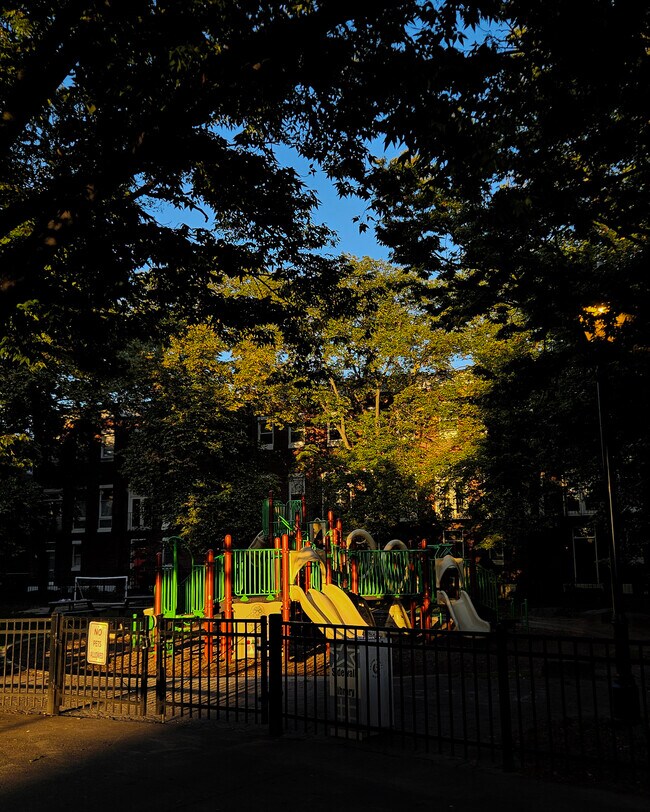 Foto del edificio - 1900 Aliceanna St