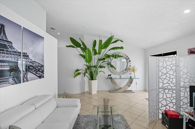 Foto del edificio - 18775 NW 80th Ave