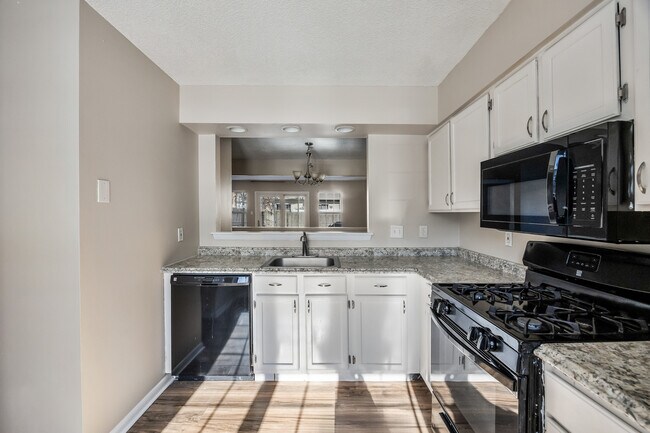 Foto del edificio - 49 Grant Ln