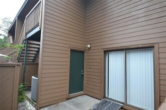 Building Photo - 605 Lennox Rd W
