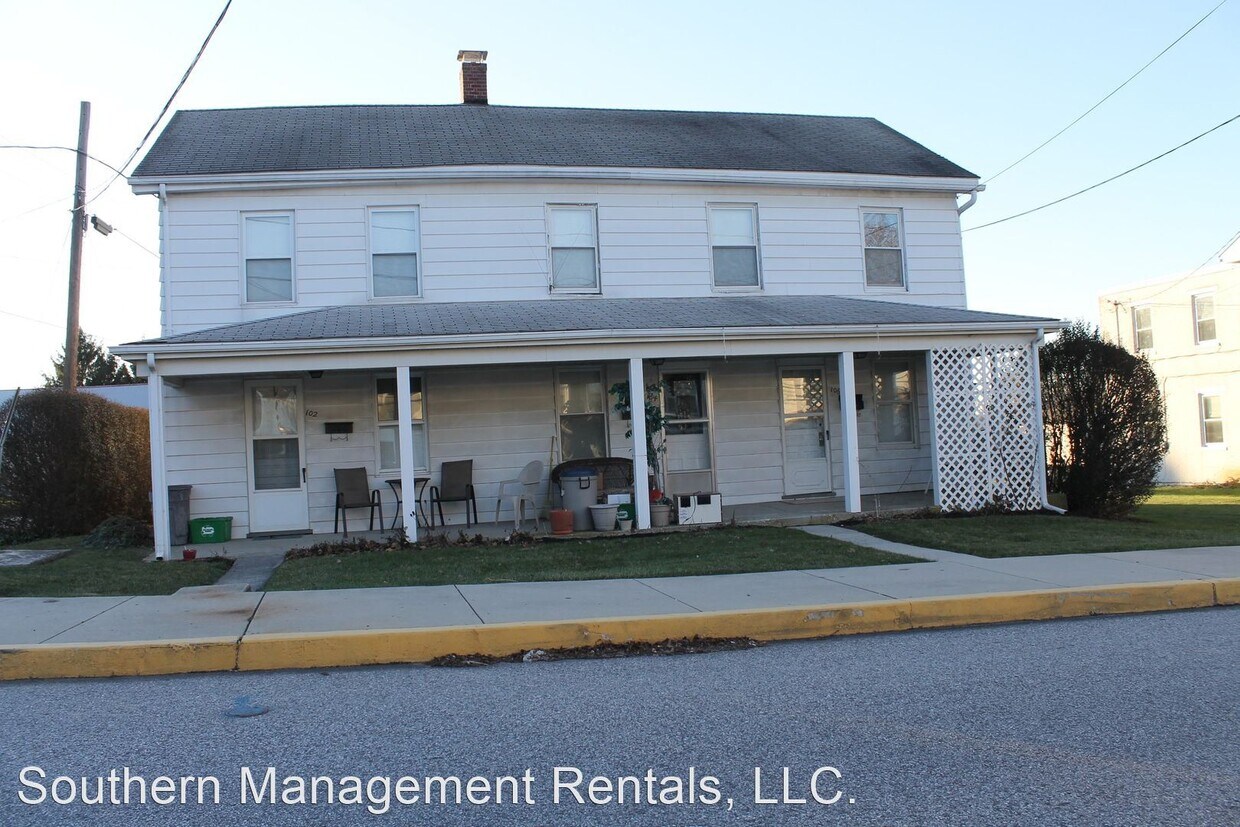Primary Photo - 2 br, 1 bath House - 106 N Main St