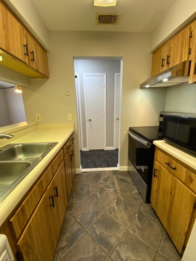 4842 S Semoran Blvd Unit 706, Orlando, FL 32822 Condo for Rent in Orlando, FL