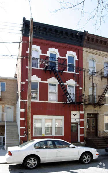 Primary Photo - 1418 66th St