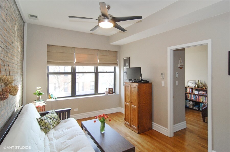 Primary Photo - 1354 W Bryn Mawr Ave