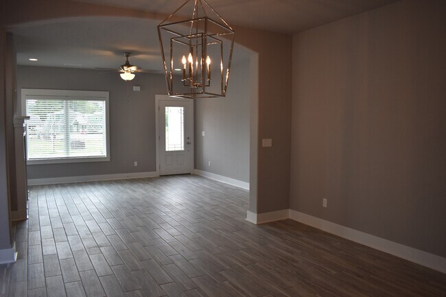 Foto del edificio - 4 Bedroom 3.5 Bathroom Home in the heart of Fayetteville, AR!!