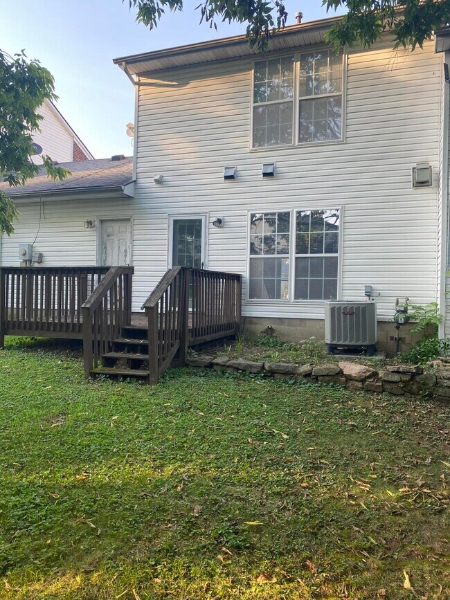 Building Photo - 116 Willow Ln