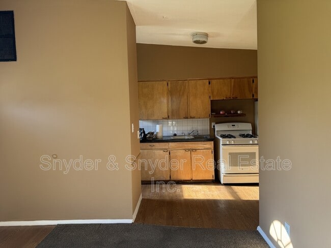 Foto del edificio - 2350 Newton St