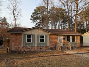 Building Photo - 401 Hickory Ave