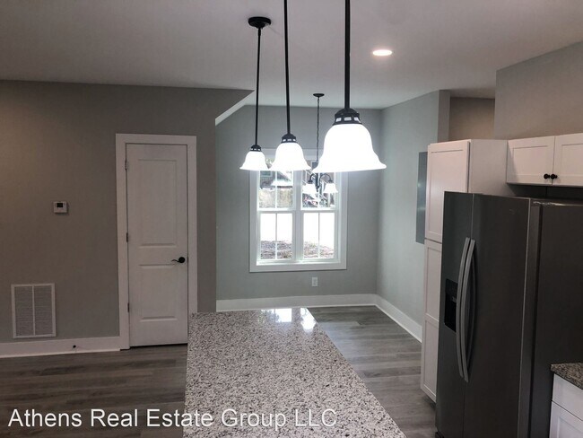 Foto del edificio - 236 S Rocksprings St