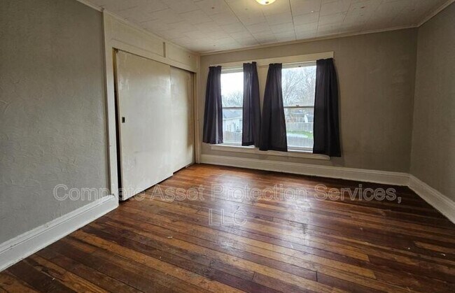 Building Photo - 606 E Jefferson Ave