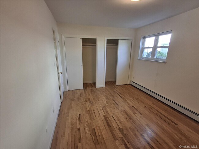 Foto del edificio - 206-61 45th Dr