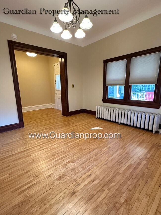 Building Photo - 2414 Girard Ave S