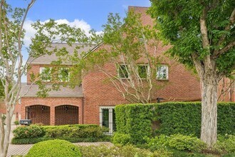 Building Photo - 6013 Inwood Dr