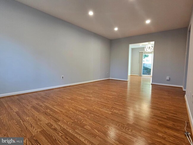 Building Photo - 8324 Highcliffe Ct