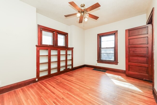 Foto del edificio - 920 E Stewart St