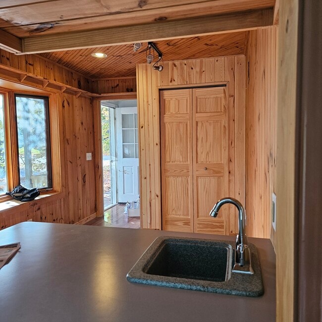 Foto del edificio - 655 S 7th Ave