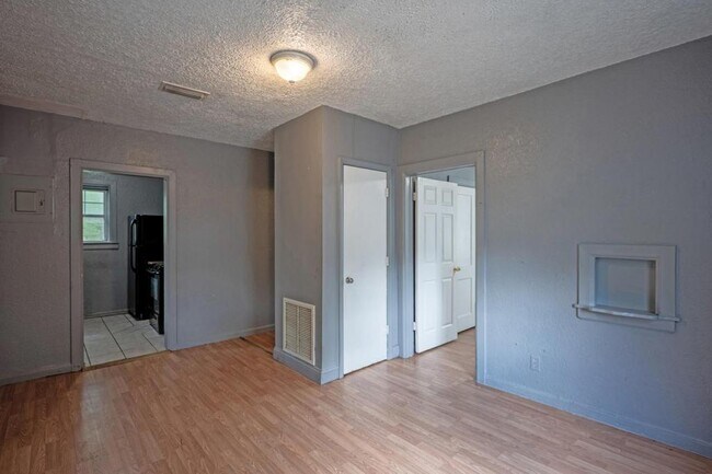 Foto del edificio - 1526 W 22nd St