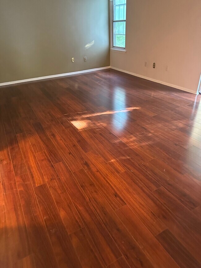 Hallway - 134 Walden Cir