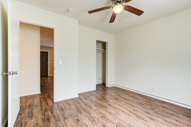 Foto del interior - "The Belle Grove" One Bedroom Apartments (...