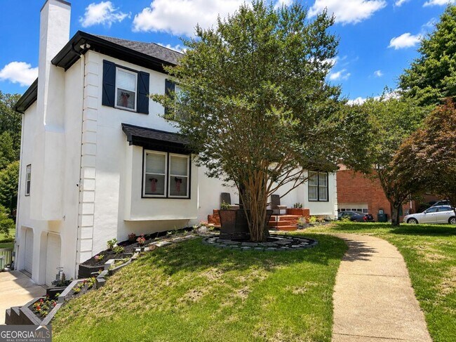Foto del edificio - 8945 Carroll Manor Dr