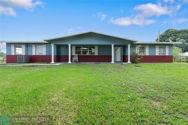 Foto del edificio - 1901 SW 112th Ave