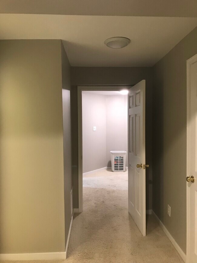 Foto del edificio - 8756 Springwater Dr