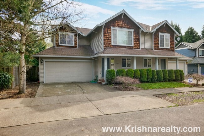 Gorgeous 3 BD* 2.5 BA* Updated Duplex Located in Historic Orenco in the Elk Meadows Community! *S... - Gorgeous 3 BD* 2.5 BA* Updated Duplex Located in Historic Orenco in the Elk Meadows Community! *S... House