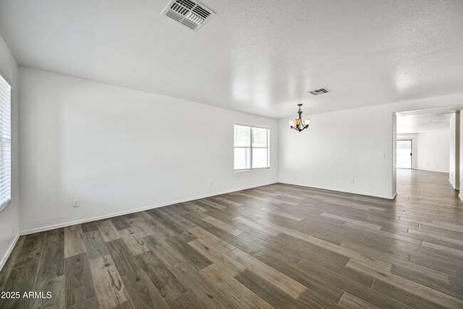 Building Photo - 225 E Gwen St