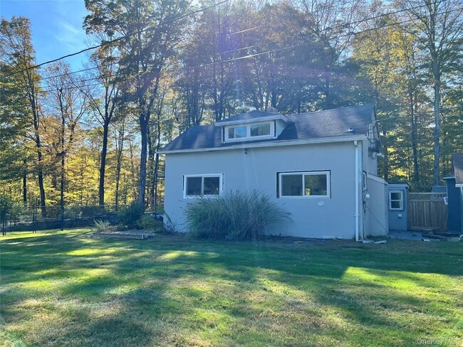 Foto del edificio - 294 Croton Falls Rd