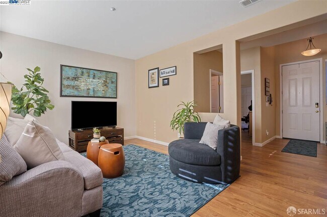 Building Photo - 699 Flemish Ct