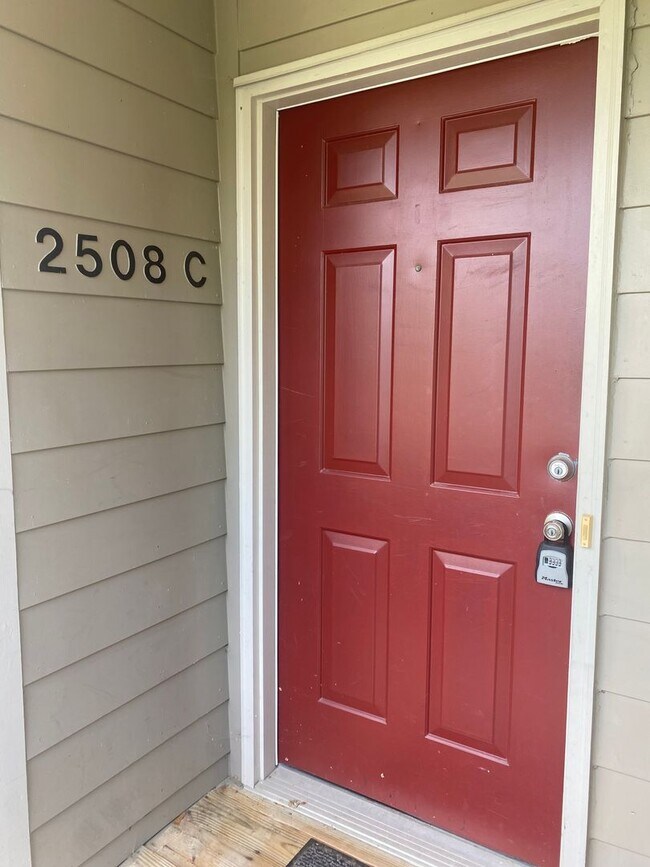 Foto del edificio - Beautiful South Charlotte Condo For Rent