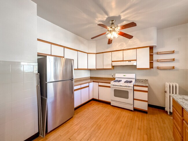 Foto del edificio - 6300 N Glenwood Ave