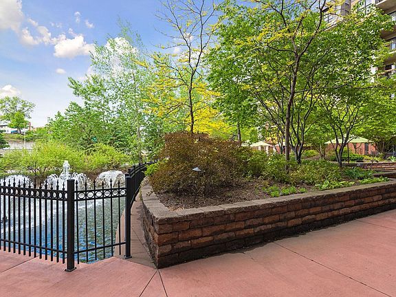 Building Photo - 317 Groveland Ave