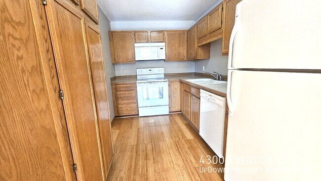 Building Photo - 4300 Trenton Ln N