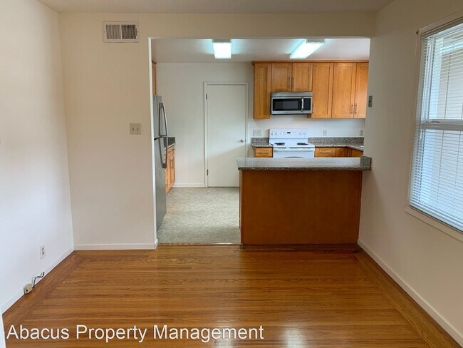 Foto del edificio - 3 br, 1 bath House - 1031 Miller Avenue