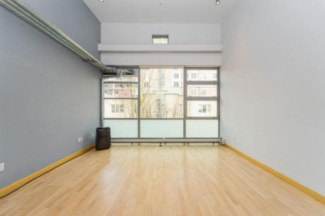 Building Photo - 1 bedroom in Seattle WA 98121