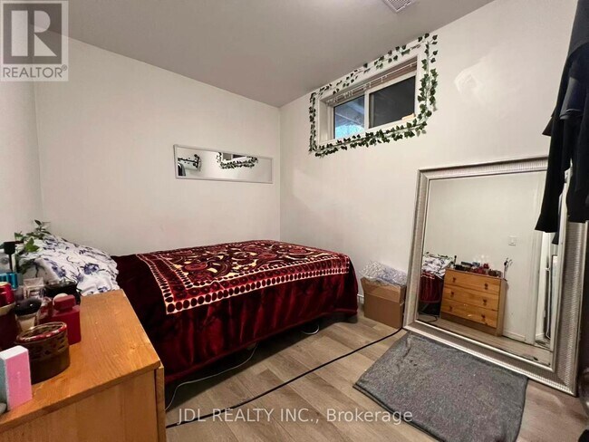 Photo du bâtiment - 15 Summerglade Dr