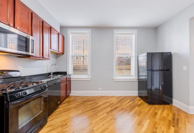 Building Photo - 2058 W 21st Pl