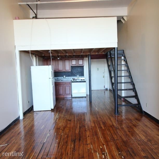 Primary Photo - 345 Eldert St