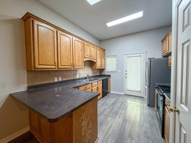 Foto del edificio - 3020 Pine Valley Dr