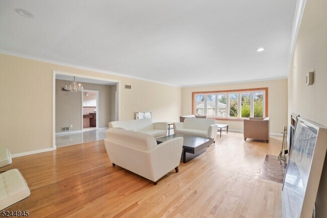 Foto del edificio - 187 Crestwood Dr