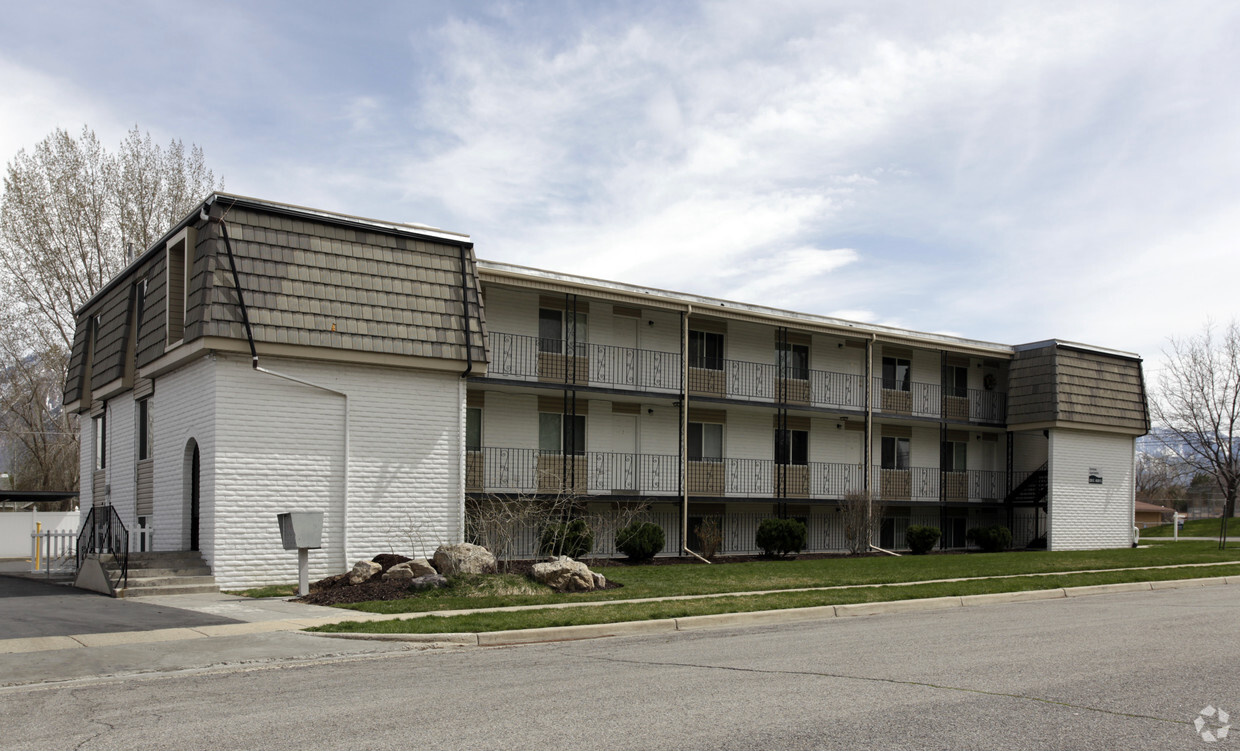 Primary Photo - Harmony Apartments