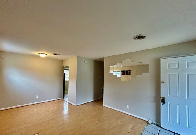 Photo - 3 Bedroom! Available Now! House