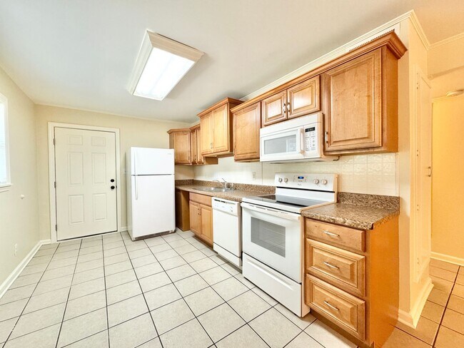 Foto del edificio - 912 Englewood St
