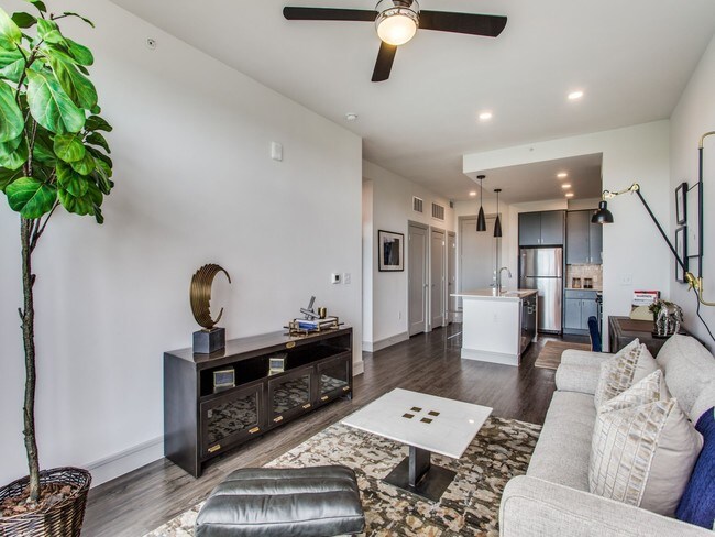 South Main Building Apartments Houston, TX