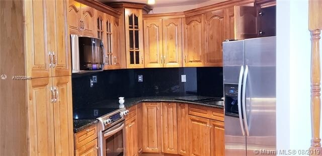 Building Photo - 9423  Fontainebleau Blvd   Miami FL 33172