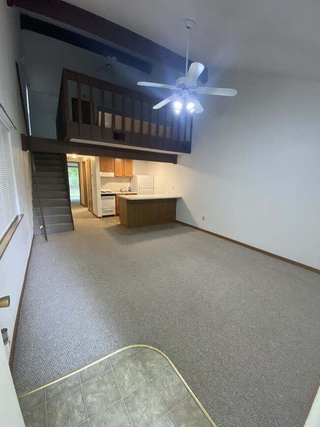 Building Photo - 24 Village Ct