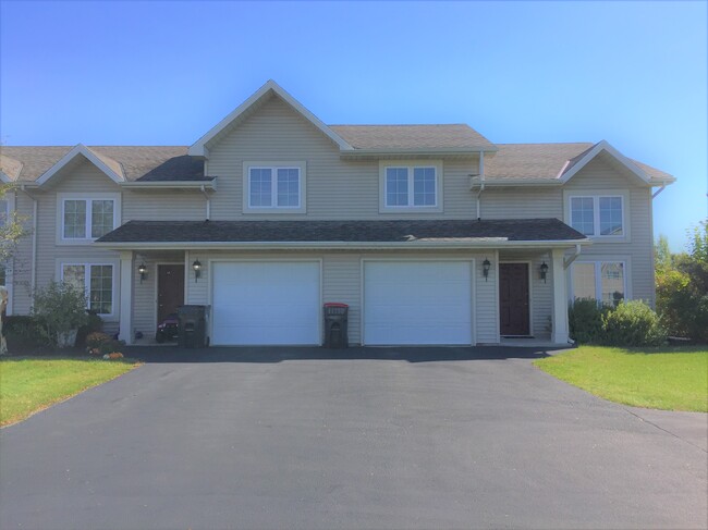 TOWNHOME UNIT 3 - W1088 Lewis Ln